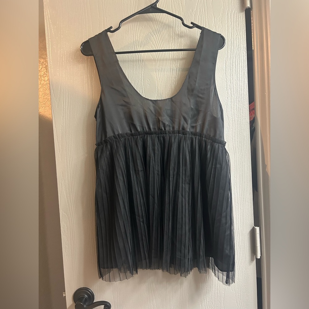 Vera Wang Pleated Tulle Tank